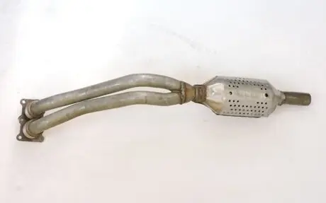 Koleno přední OCTAVIA I. 1,6 74 kw, ORIGINAL Expresní Doručení
