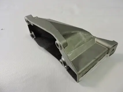 Autentický Držák spodní motoru levý ORIGINAL SUPERB I. 8D0199305A