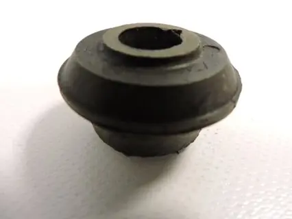 Finální Výprodej Pouzdro vzpěry motoru FAVORIT, CN 115002281
