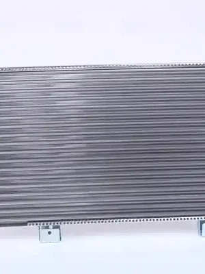 Chladič, chlazení motoru NISSENS 623556 Oblíbený